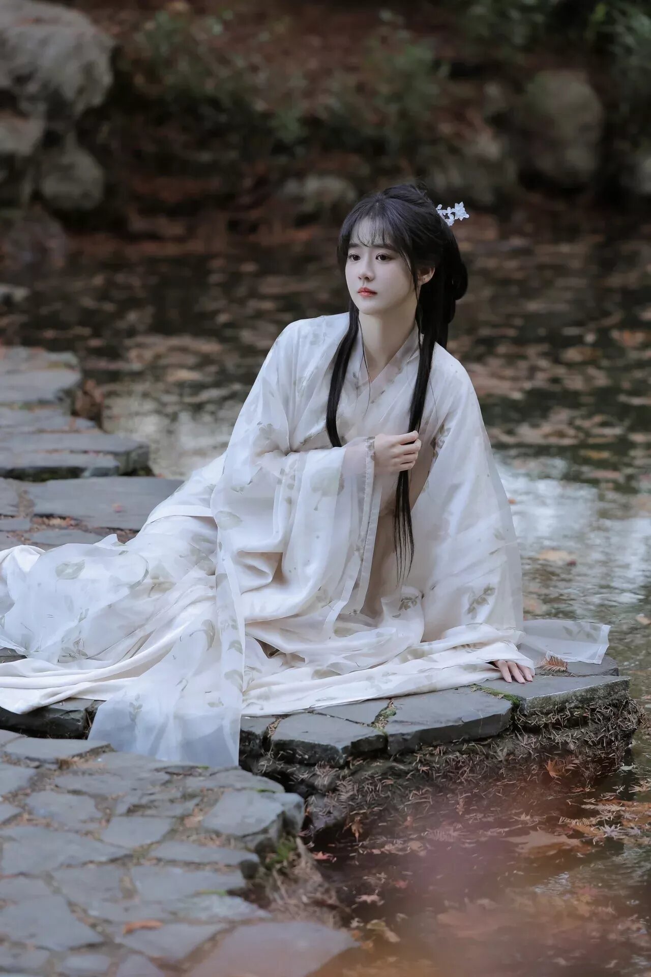 The Rise of Textile-Based Hanfu:Traditional Chinese Elegance in Fabric The Rise of Textile-Based Hanfu:Traditional Chinese Elegance in Fabric