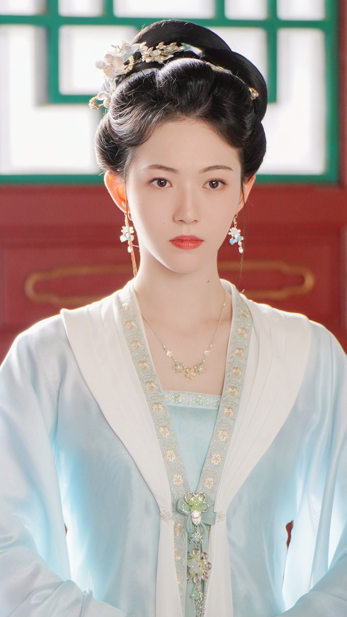 The Elegance of Hanfu Womens Hair Combs with Tassel Fringes The Elegance of Hanfu Womens Hair Combs with Tassel Fringes