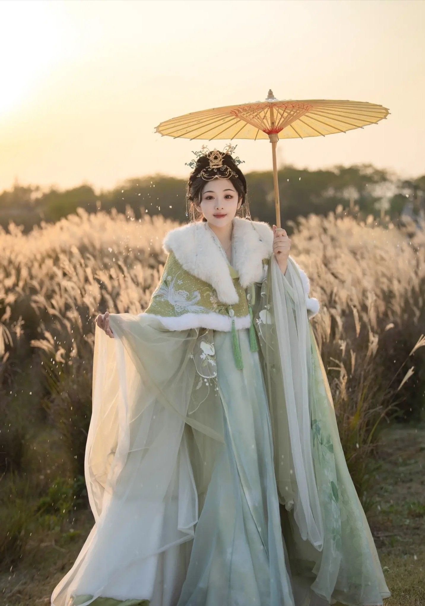 Fringing Elegance:The Rise of Neo-Chinese Style Cheongsam with Delicate Buttons Fringing Elegance:The Rise of Neo-Chinese Style Cheongsam with Delicate Buttons