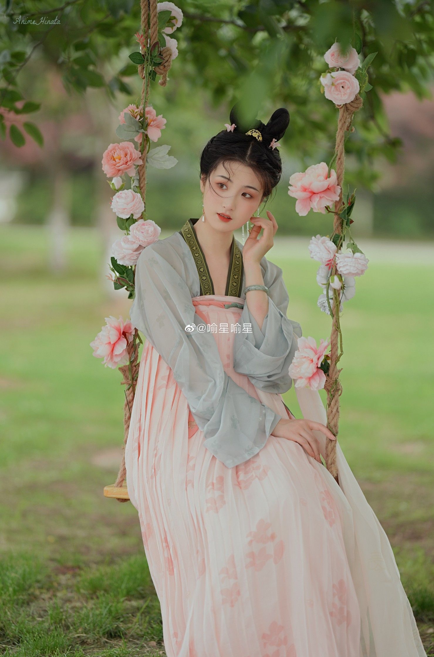 Hanfu Elegance:The Rise of Chinese Traditional Fashion for Adults Hanfu Elegance:The Rise of Chinese Traditional Fashion for Adults