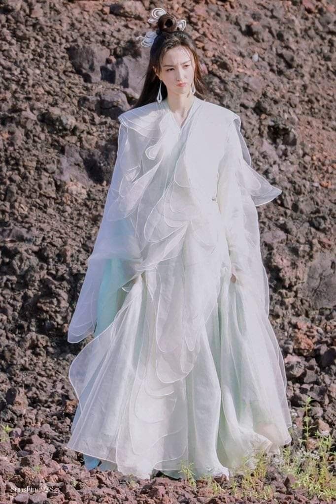 Ancient Charm:The Unmatched Bond of Two Gals in Hanfu Fashion Ancient Charm:The Unmatched Bond of Two Gals in Hanfu Fashion