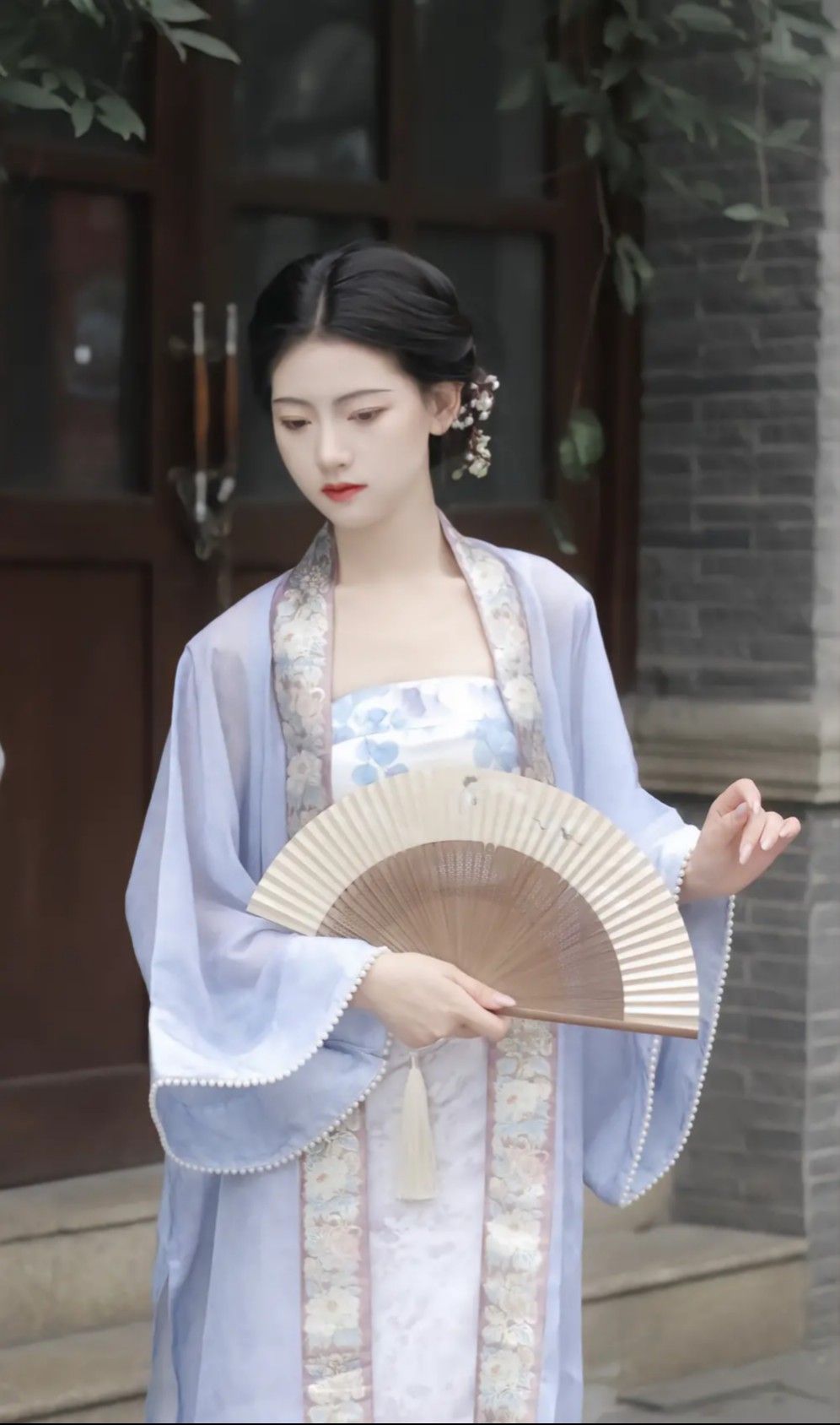 Ancient Hair Ornaments for Women:A Glimpse into Traditional Chinese Costume Jewelry Ancient Hair Ornaments for Women:A Glimpse into Traditional Chinese Costume Jewelry
