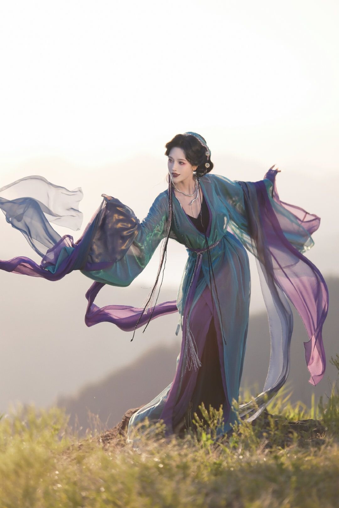 Lotus-Inspired Hanfu Fashion:A Blend of Traditional Beauty and Modern Elegance Lotus-Inspired Hanfu Fashion:A Blend of Traditional Beauty and Modern Elegance