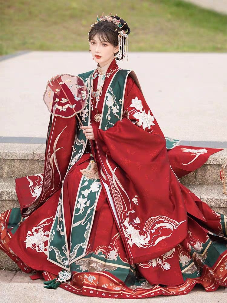 The Summer of White Cheongsam:A Tale of Elegance and Comfort The Summer of White Cheongsam:A Tale of Elegance and Comfort
