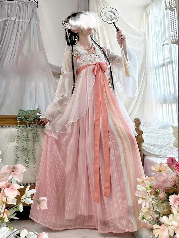The Nine-Fold Pleated Horseface Skirt:A Traditional Beauty in Chinese Fashion The Nine-Fold Pleated Horseface Skirt:A Traditional Beauty in Chinese Fashion