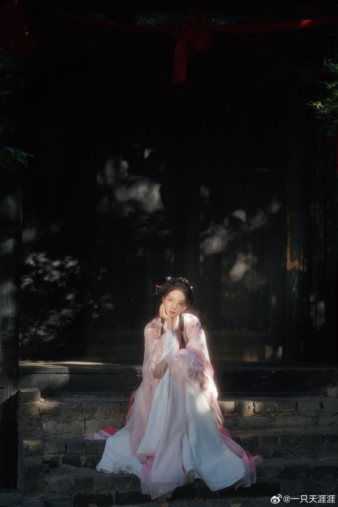 The Red Cheongsam and the Ceremony of Meeting the Brides Family The Red Cheongsam and the Ceremony of Meeting the Brides Family