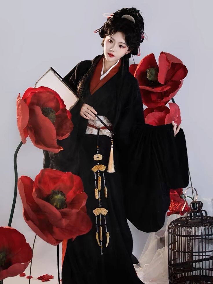 Dark Gothic Cheongsam:Neo-Chinese Stylistic Evolution Dark Gothic Cheongsam:Neo-Chinese Stylistic Evolution