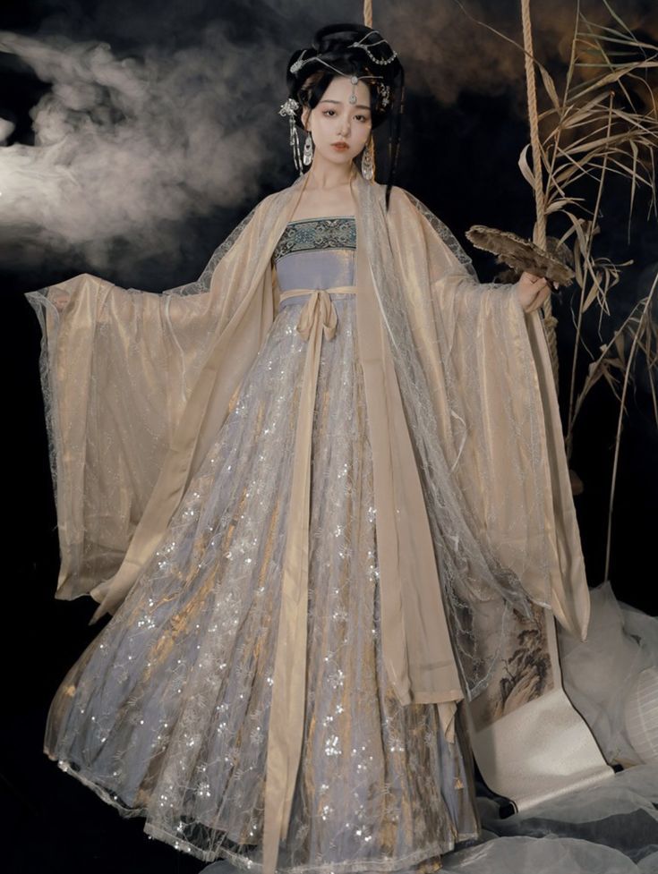 Modernizing the Cheongsam:Creating a Youthful and Chic Version of the Traditional Girls Long Dress Modernizing the Cheongsam:Creating a Youthful and Chic Version of the Traditional Girls Long Dress