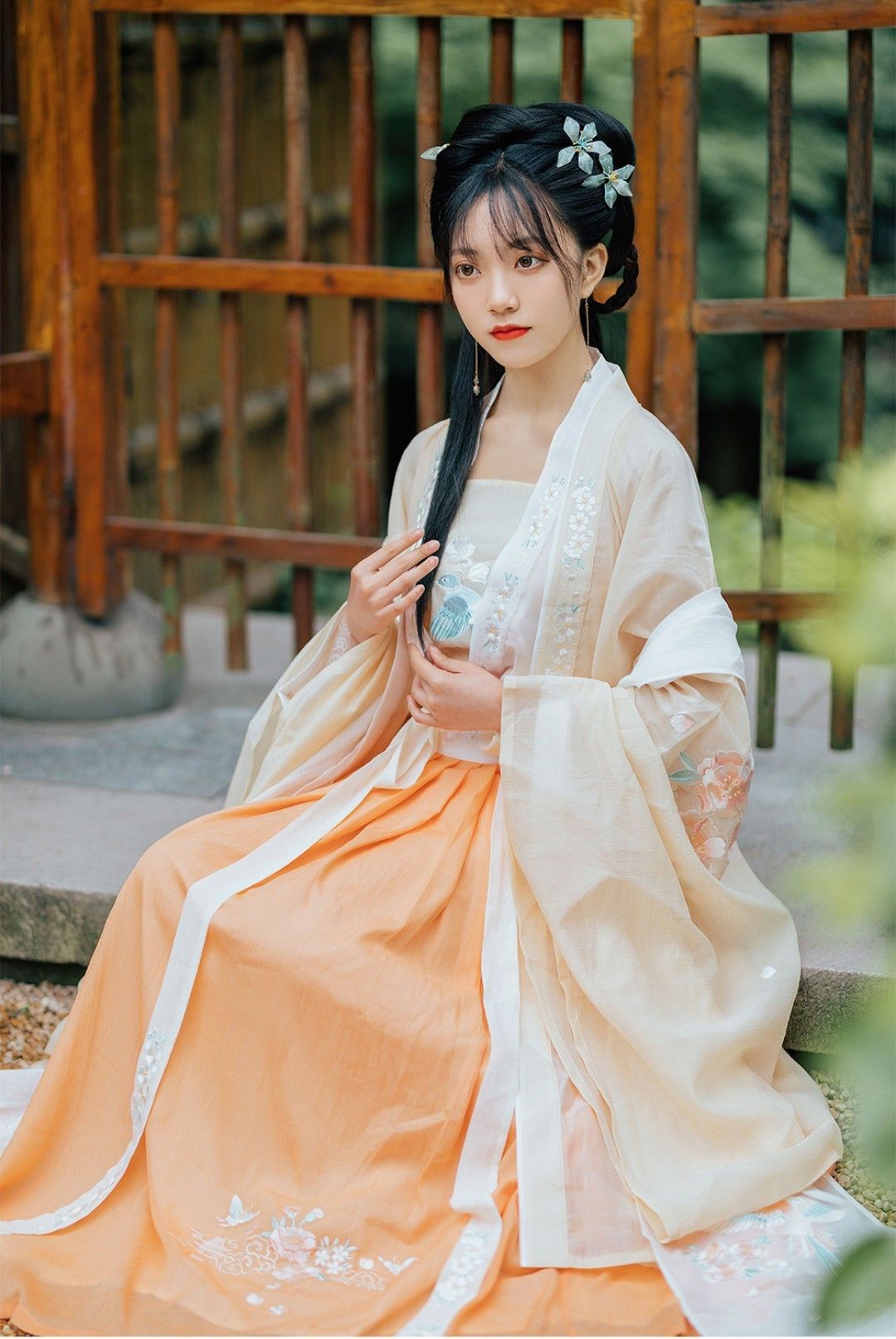 The Charm of a Refreshing Qipao:A Blend of Traditional Elegance and Modern Simplicity The Charm of a Refreshing Qipao:A Blend of Traditional Elegance and Modern Simplicity
