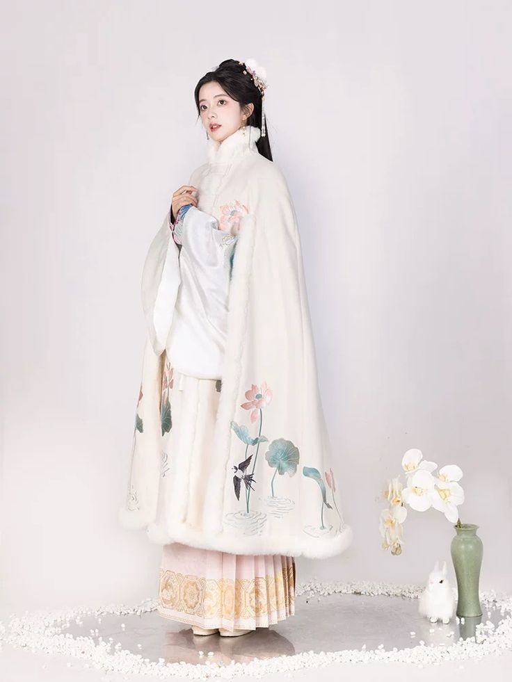 The Ancient Elegance of Gemini in Traditional Chinese Hanfu:A Journey Through Time