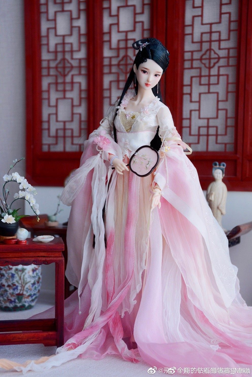 Blooming Hanfu:The Rise of Plus-Size Traditional Chinese Fashion Blooming Hanfu:The Rise of Plus-Size Traditional Chinese Fashion