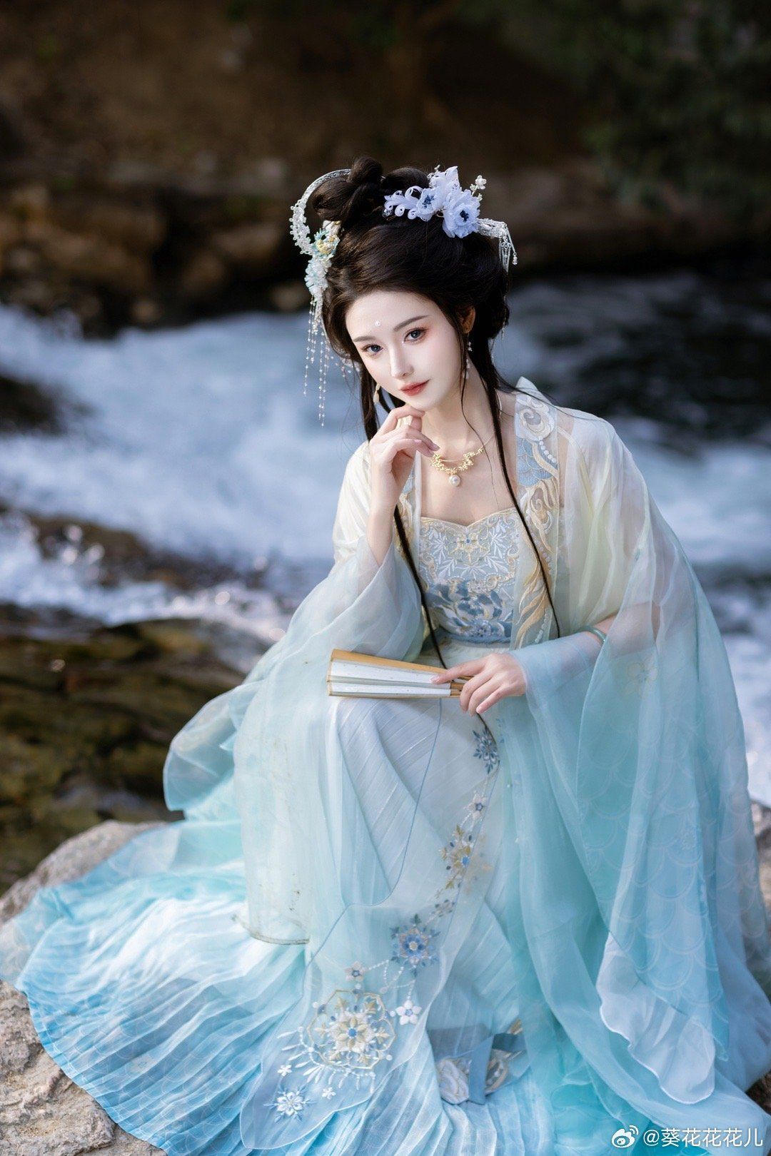 A Blue Girls Horse-Tail Skirt Ensemble A Fashionable and Traditional Blend A Blue Girls Horse-Tail Skirt Ensemble A Fashionable and Traditional Blend