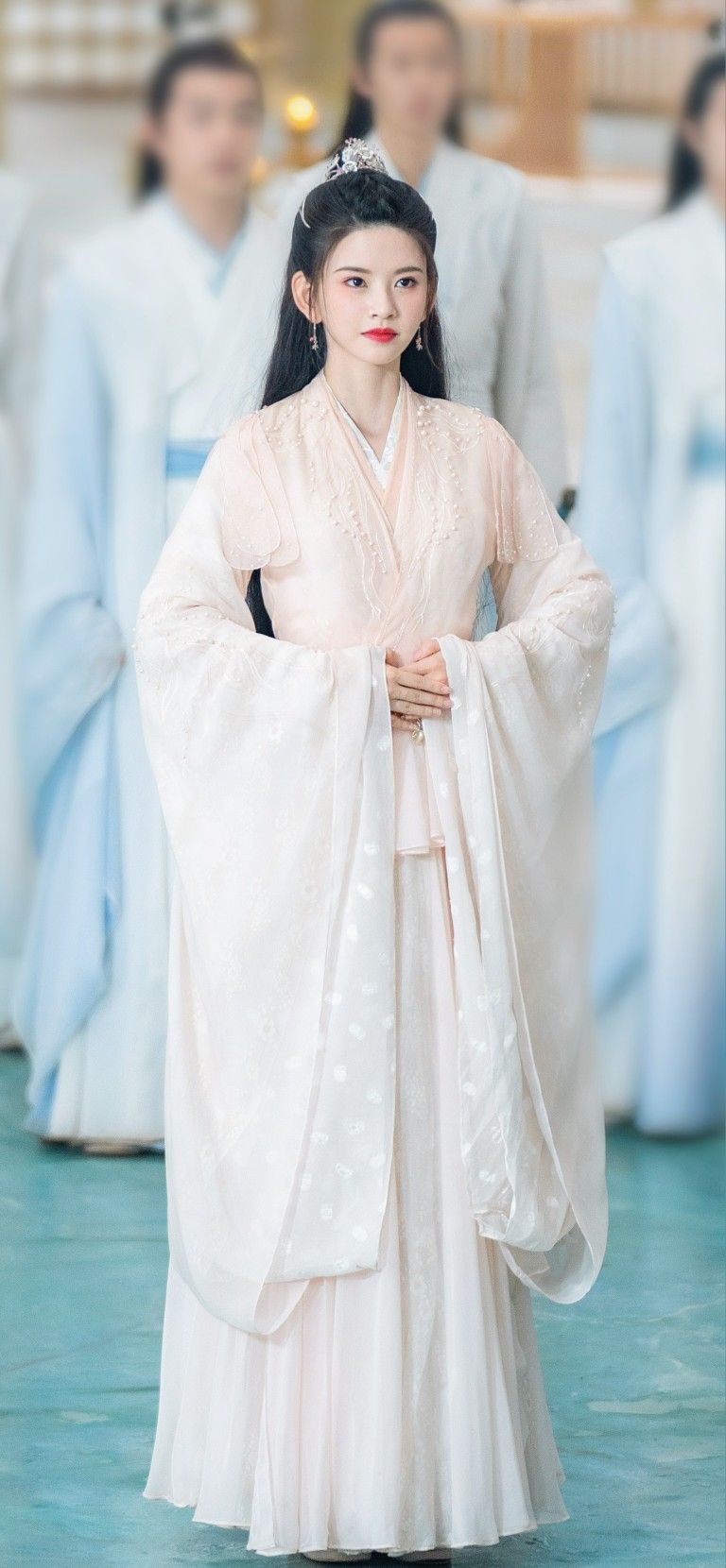 The Enchantment of Horseface Skirt and Cloud Shoulder for Young Girls The Enchantment of Horseface Skirt and Cloud Shoulder for Young Girls