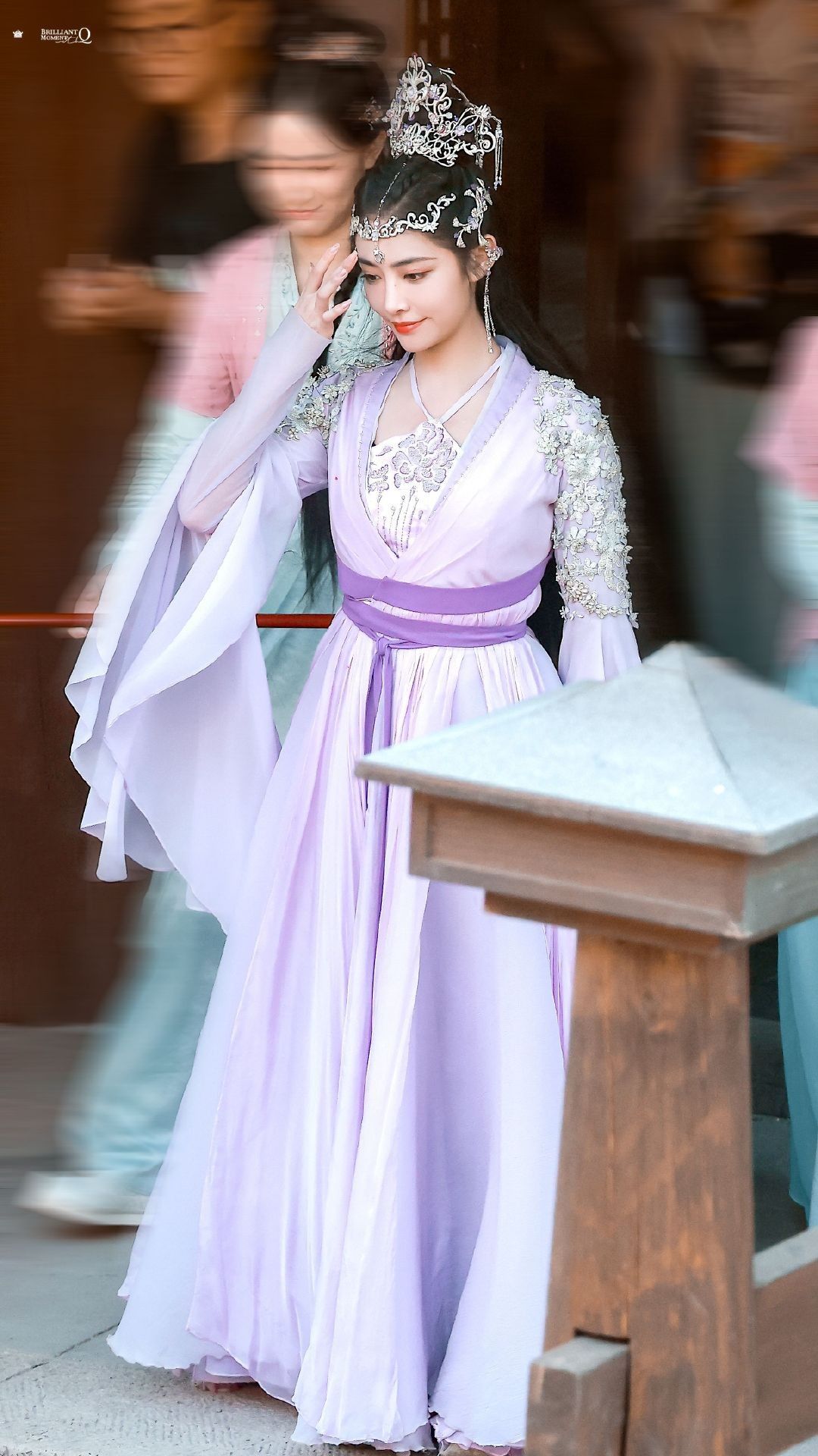 Ancient Charm of Hanfu:The Girl Child in Traditional Elegance Ancient Charm of Hanfu:The Girl Child in Traditional Elegance