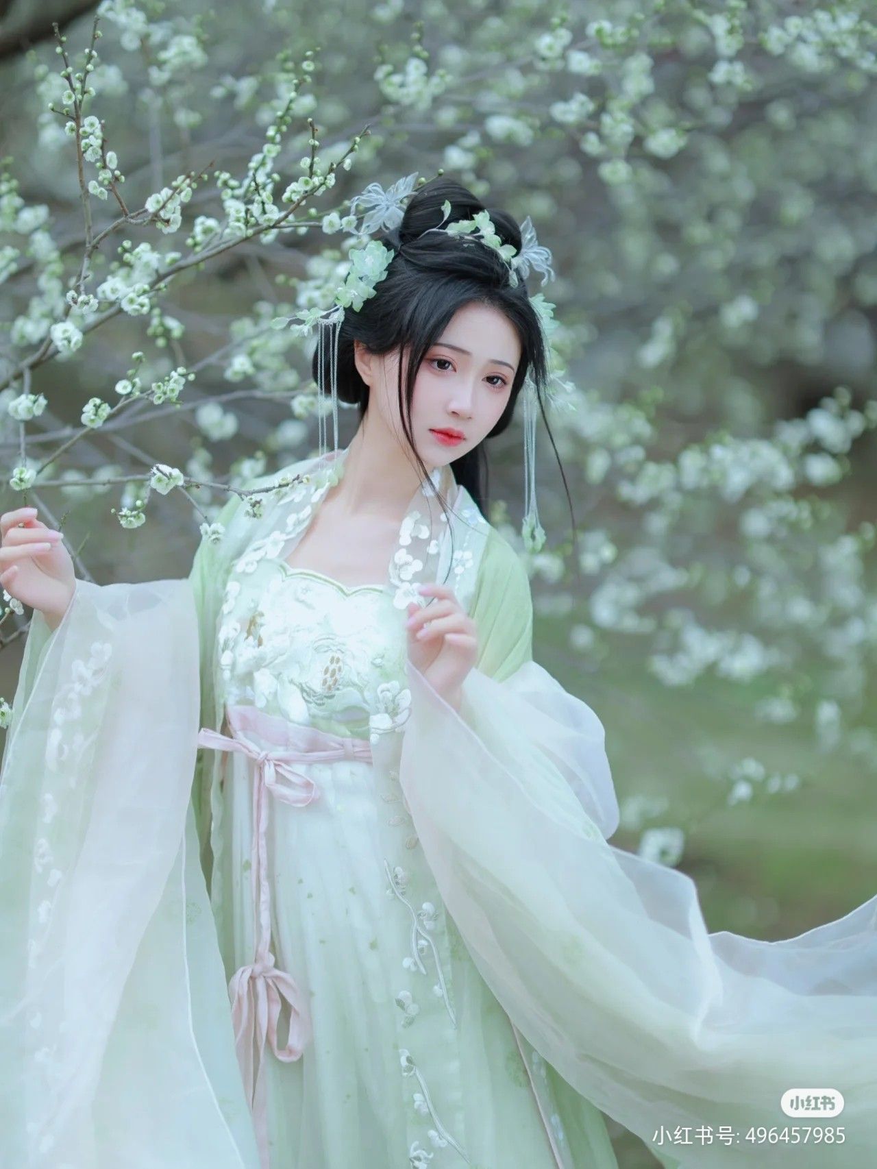 Hanfu Fashion:Exploring the Allure of Yang Zis Traditional Chinese Attire Hanfu Fashion:Exploring the Allure of Yang Zis Traditional Chinese Attire