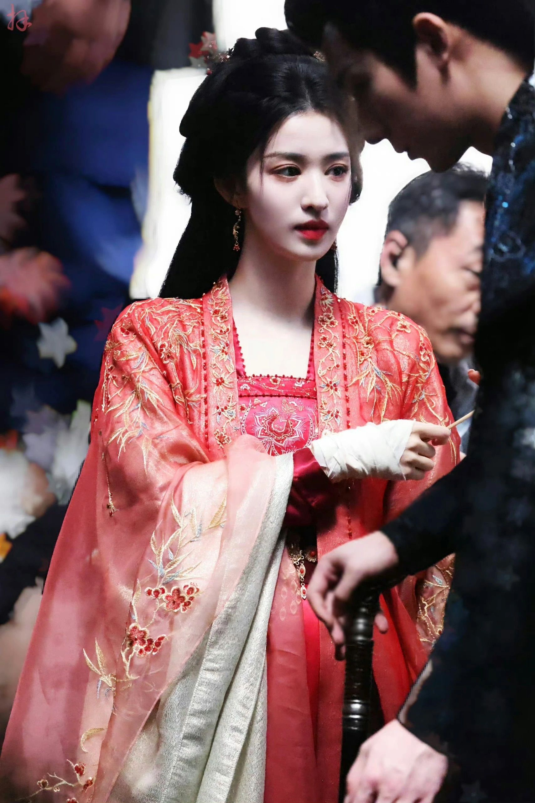 Summer 2024:Unveiling the New Wave of Qipao with Vibrant Blue and White Porcelain Patterns Summer 2024:Unveiling the New Wave of Qipao with Vibrant Blue and White Porcelain Patterns