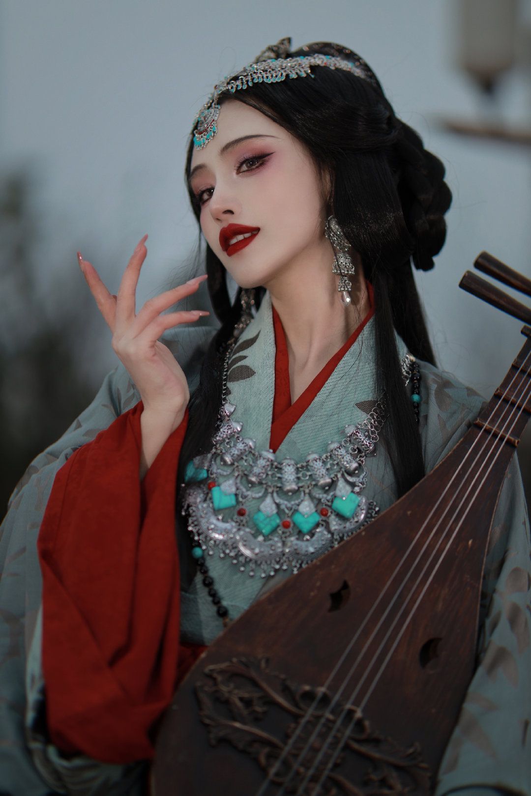 Lace Cheongsam Two-Piece Set:A Blend of Tradition and Elegance Lace Cheongsam Two-Piece Set:A Blend of Tradition and Elegance