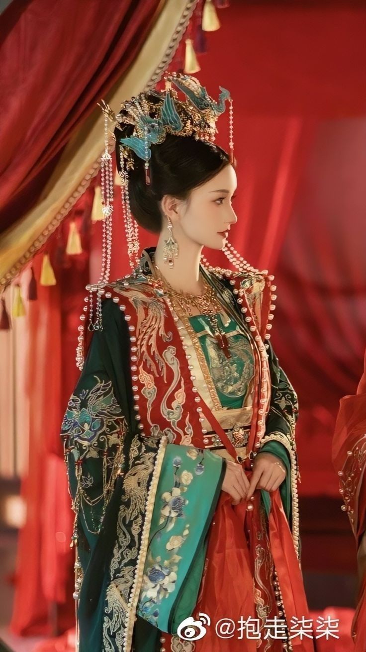 Winter and Autumn Childrens Hanfu Long Overcoat for Girls Winter and Autumn Childrens Hanfu Long Overcoat for Girls