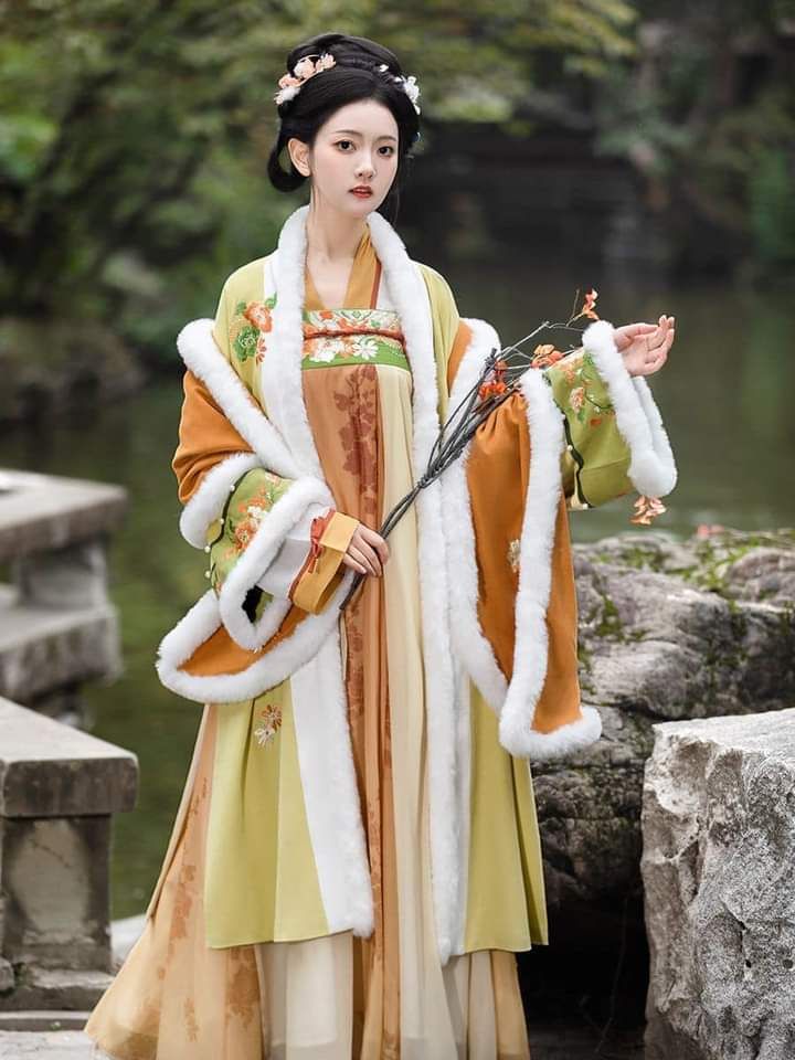 The Rise of Traditional Hanfu Fashion:A Closer Look at the Right-Shouldered Hanfu Upper Garment The Rise of Traditional Hanfu Fashion:A Closer Look at the Right-Shouldered Hanfu Upper Garment