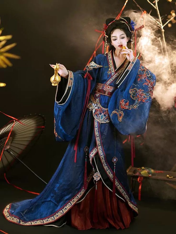 Ethereal Elegance:The Revival of Hairband-Styled Hanfu with a Modern Twist Ethereal Elegance:The Revival of Hairband-Styled Hanfu with a Modern Twist