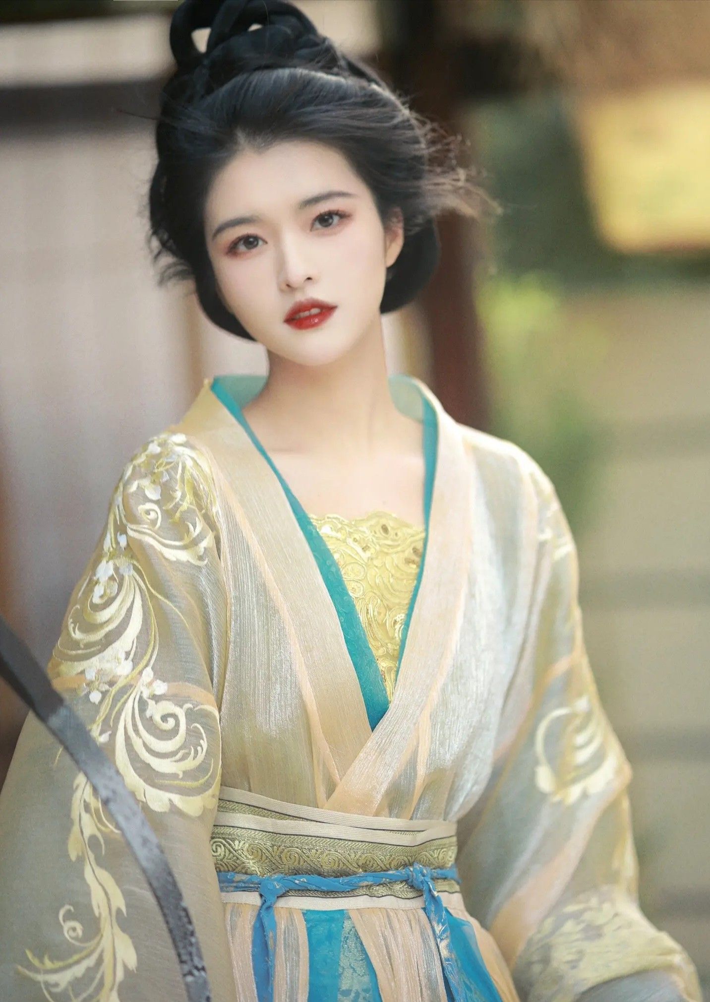 The Splendor of Song Dynasty Hanfu:The Aesthetic of Abalones Abalone-like Robes)