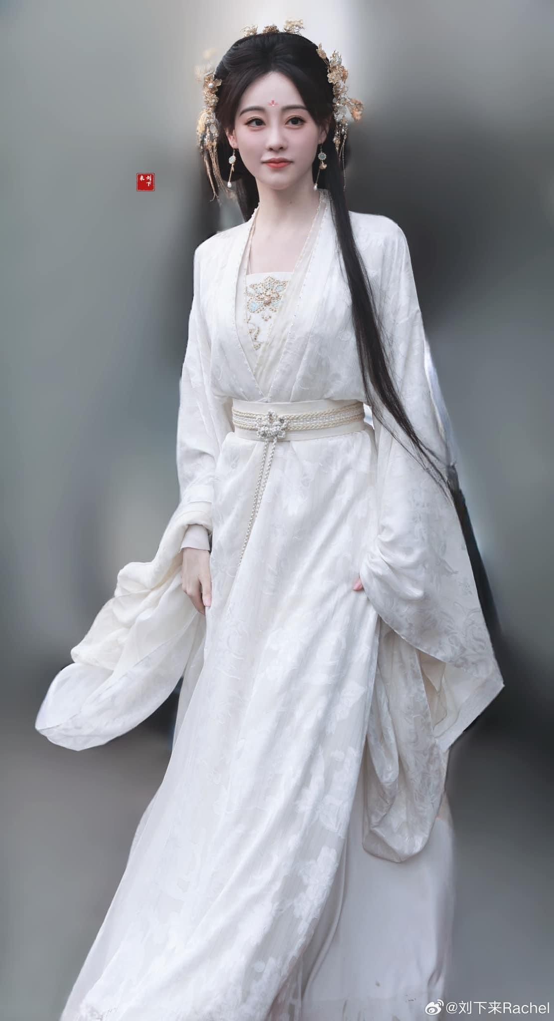 Winter Chinese New Year Hanfu Fashion for Little Girls Winter Chinese New Year Hanfu Fashion for Little Girls