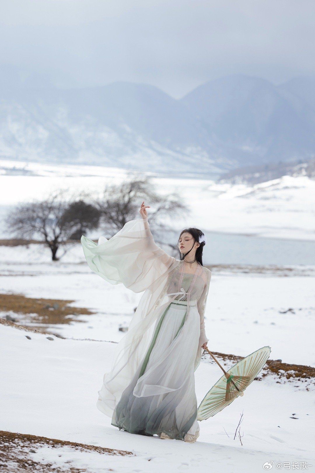 Ming-Style Hanfu Womens Fashion:Embracing the Traditional Chinese Beauty Ming-Style Hanfu Womens Fashion:Embracing the Traditional Chinese Beauty