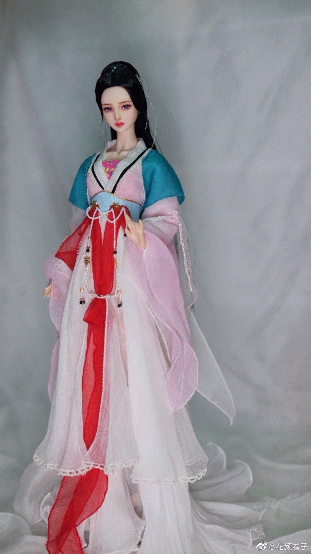 Ancient Charm of Hanfu Purses:Unraveling the Ethereal Beauty of Traditional Chinese荷包 Ancient Charm of Hanfu Purses:Unraveling the Ethereal Beauty of Traditional Chinese荷包