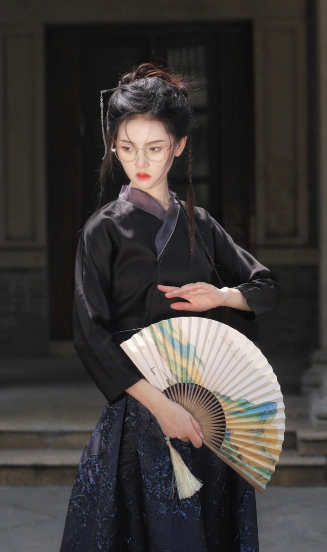 Petite Womens Guide to Styling Short Hanfu Costumes Petite Womens Guide to Styling Short Hanfu Costumes