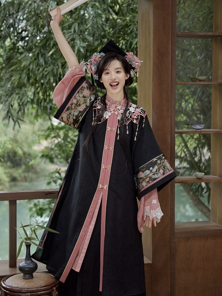 Mingyue Xuans Original Hanfu:A Journey Through Traditional Elegance Mingyue Xuans Original Hanfu:A Journey Through Traditional Elegance