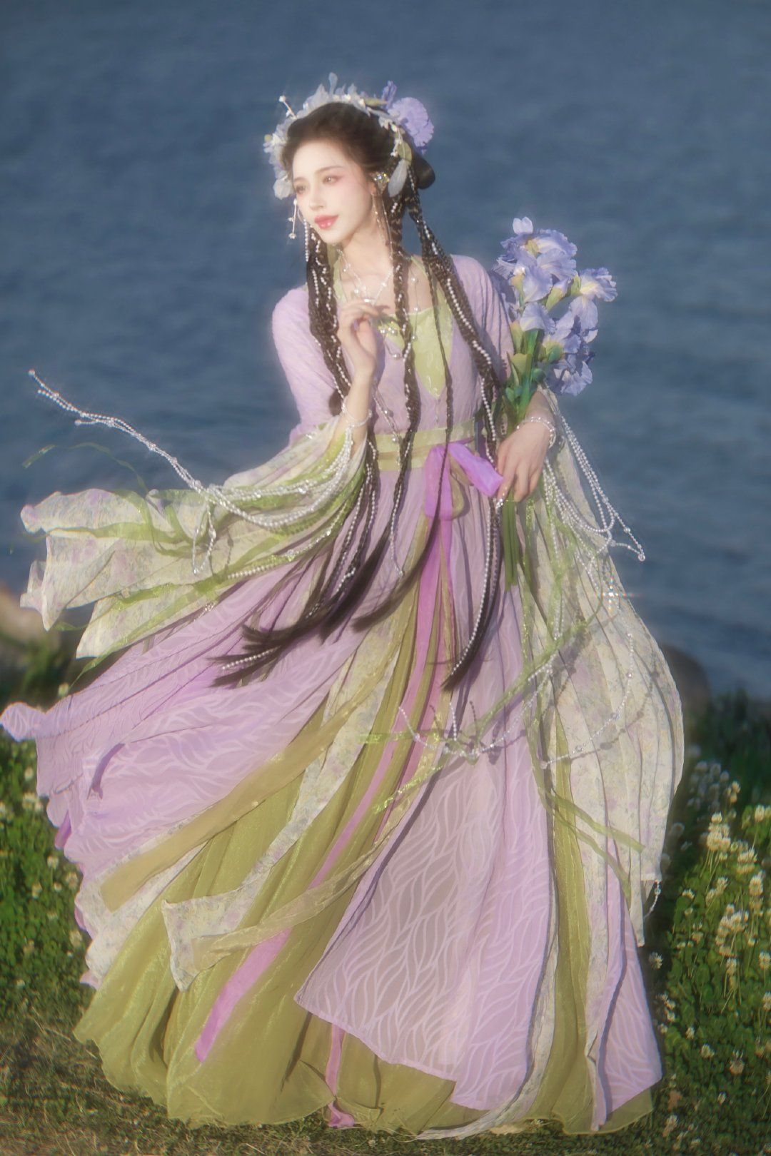 Fiscal Godly Attire:Womens Traditional Hanfu Costumes as a Blend of Wealth and Elegance Fiscal Godly Attire:Womens Traditional Hanfu Costumes as a Blend of Wealth and Elegance