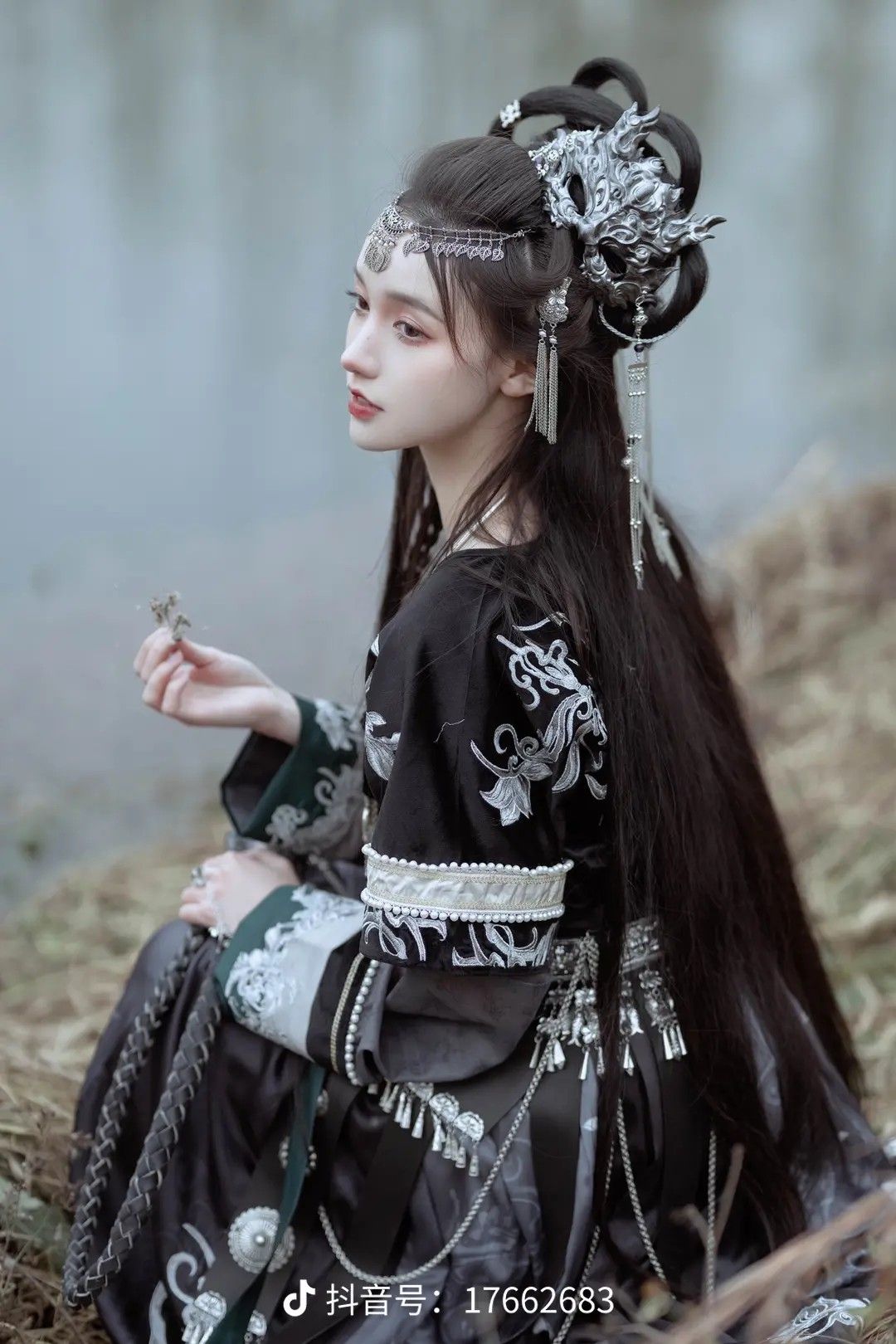 Charming Mini-Height Women in Cheongsam:A Proposal Story in Autumn Winter Charming Mini-Height Women in Cheongsam:A Proposal Story in Autumn Winter