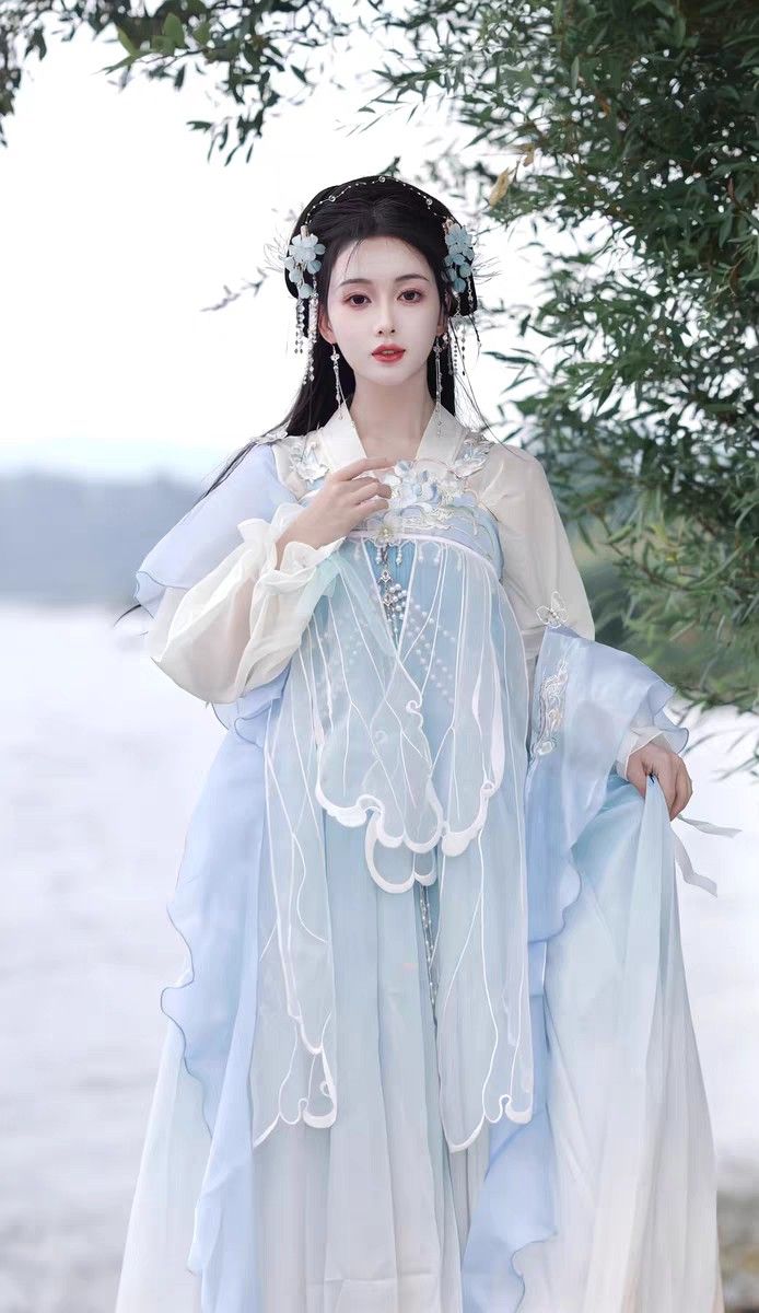 The Elegance of Blue Silk Flower Hanfu Headwear The Elegance of Blue Silk Flower Hanfu Headwear