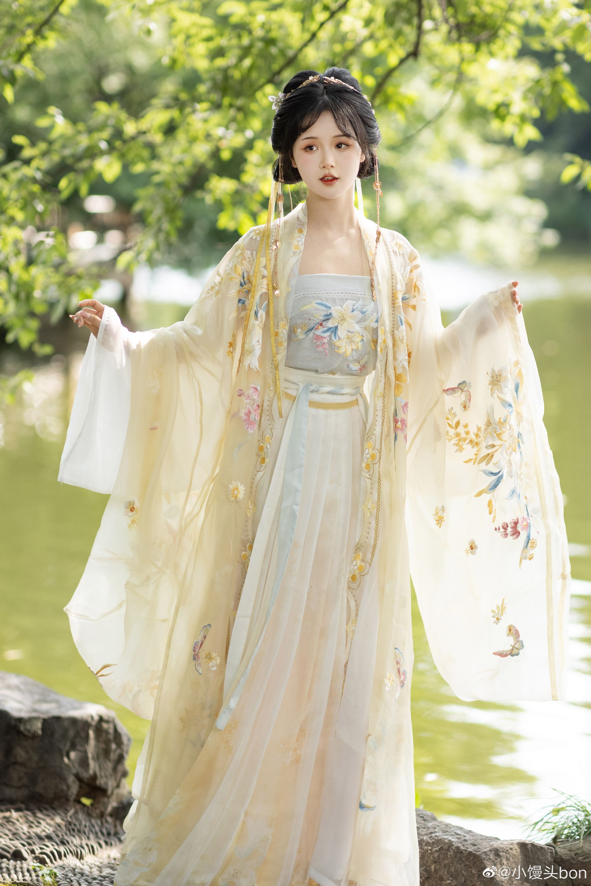 The Enchantment of Water Child:A Journey into the World of Hanfu Fashion The Enchantment of Water Child:A Journey into the World of Hanfu Fashion
