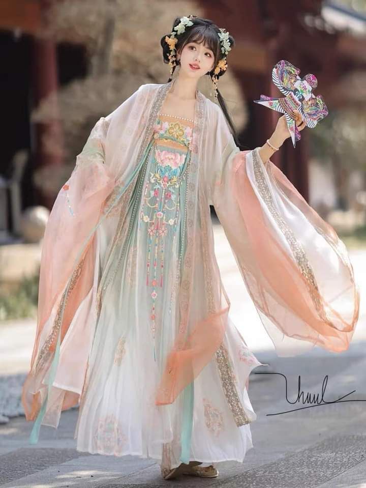 Autumn Girls Hanfu Fashion:A Guide to Styling Your Little One in Traditional Chinese Attire Autumn Girls Hanfu Fashion:A Guide to Styling Your Little One in Traditional Chinese Attire
