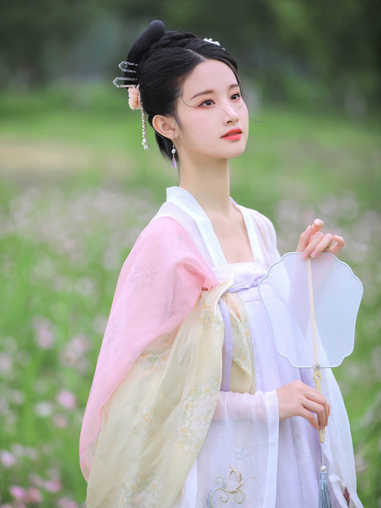 Embracing the New Sino-Chic:The Evolution of Mini-Size Cheongsam Embracing the New Sino-Chic:The Evolution of Mini-Size Cheongsam