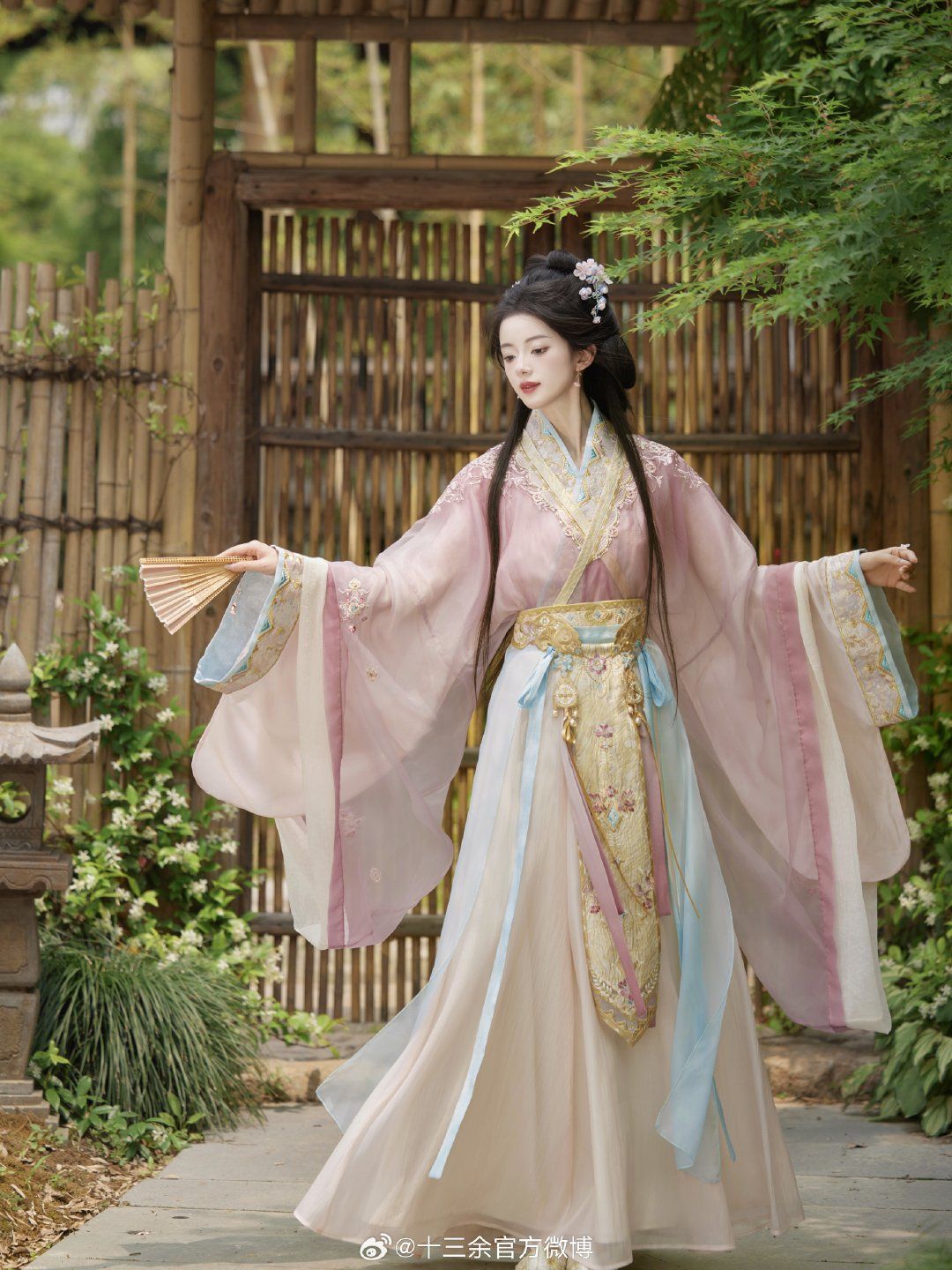 The Elegance of Lambswool Tang Suit:A Traditional Chinese Fashion Statement The Elegance of Lambswool Tang Suit:A Traditional Chinese Fashion Statement