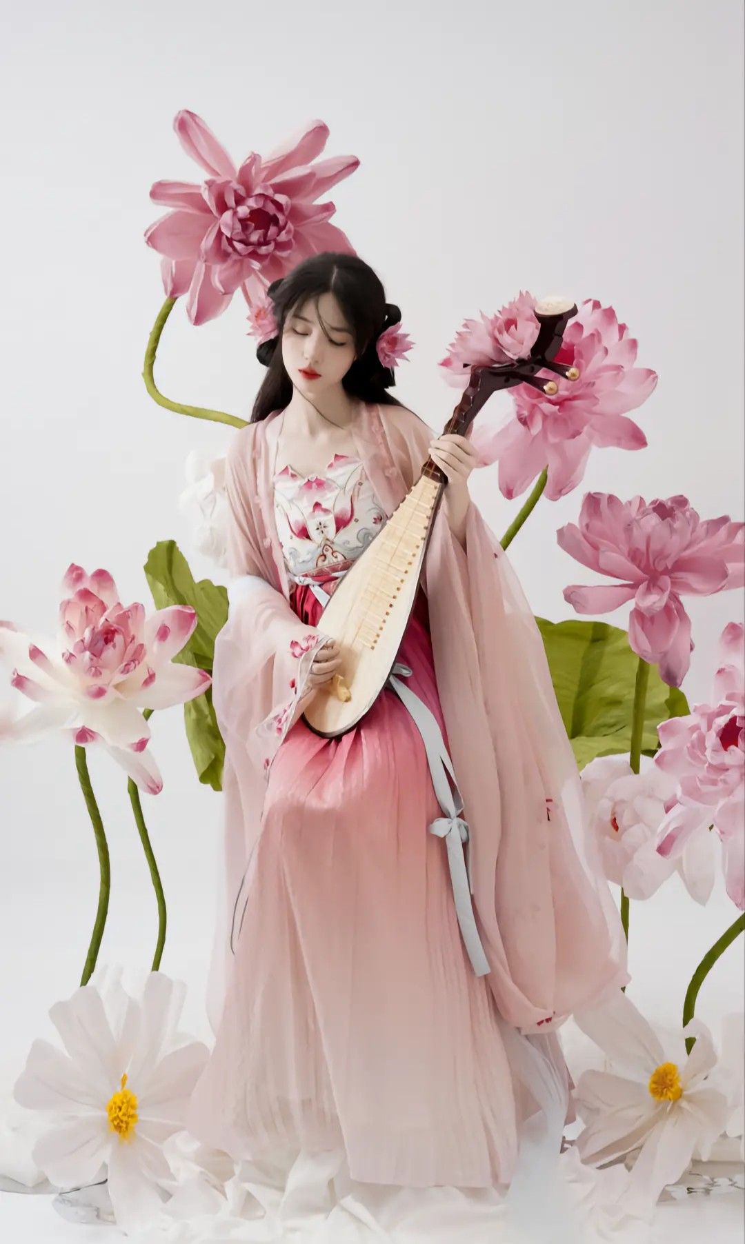 Deer God and Traditional Chinese Attire:The Enchanting Journey of Yao Yaos Hanfu Deer God and Traditional Chinese Attire:The Enchanting Journey of Yao Yaos Hanfu