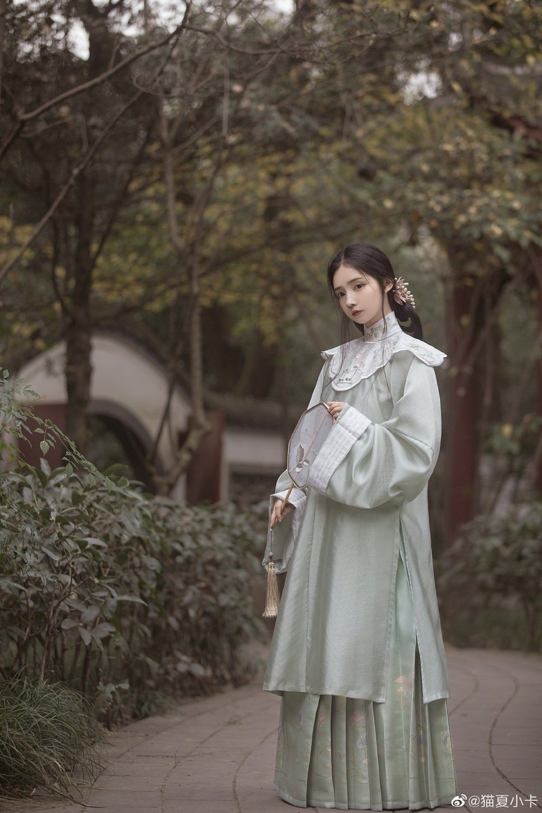 The Revival of Hanfu:Exploring the Origin and Evolution of Traditional Chinese Textiles The Revival of Hanfu:Exploring the Origin and Evolution of Traditional Chinese Textiles