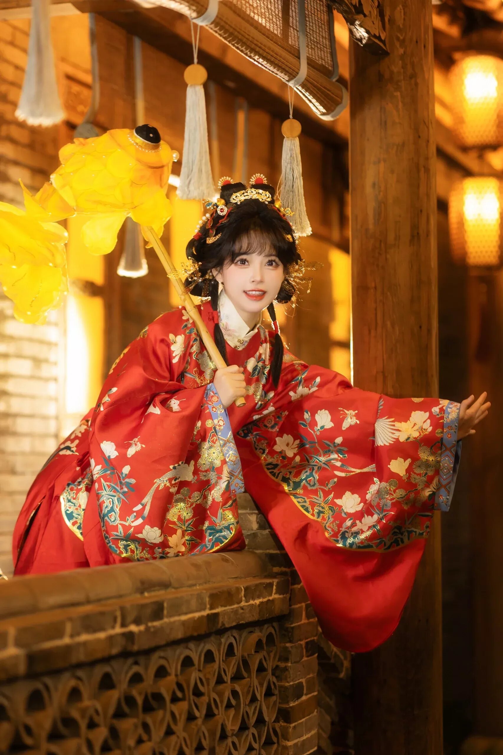 Summer in a Cheongsam:The Revival of Long-sleeved Qipao Fashion