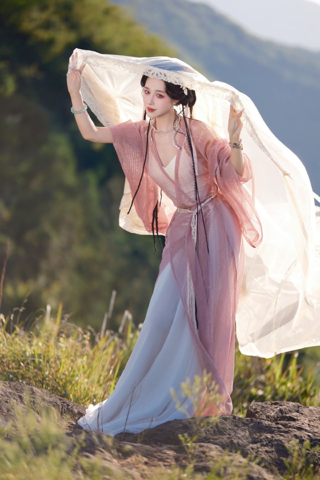 Quip-up Culture and a 12-Year-Old Girl in Grade Five:A Closer Look at Traditional Chinese Dress Quip-up Culture and a 12-Year-Old Girl in Grade Five:A Closer Look at Traditional Chinese Dress