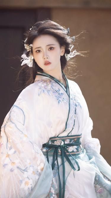 Neo-Chinese Style Qipao:Modernizing Traditional for Children Neo-Chinese Style Qipao:Modernizing Traditional for Children