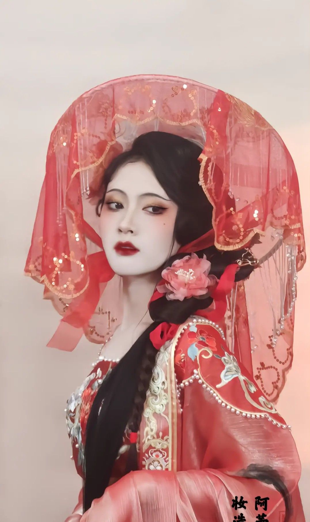 Embracing Elegance:A Long Black Gold Silk Velvet Cheongsam Embracing Elegance:A Long Black Gold Silk Velvet Cheongsam
