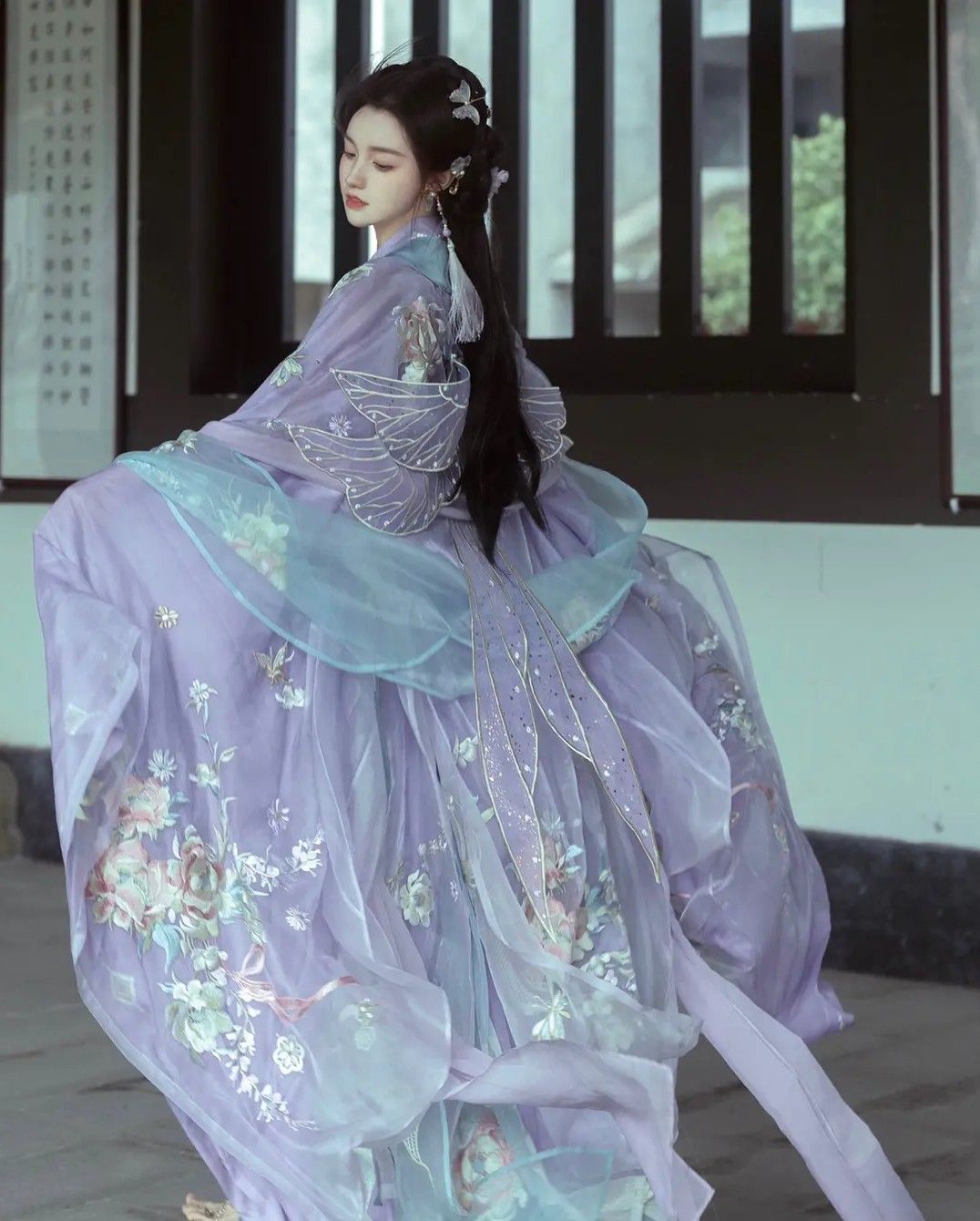 Vintage Cheongsam of the Republic Era:Elegance of Old Shanghais High-End Fashion Vintage Cheongsam of the Republic Era:Elegance of Old Shanghais High-End Fashion