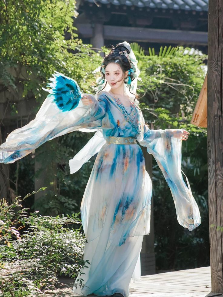 Traditional Chinese Style Horseface Skirt Set for Girls:A Closer Look Traditional Chinese Style Horseface Skirt Set for Girls:A Closer Look