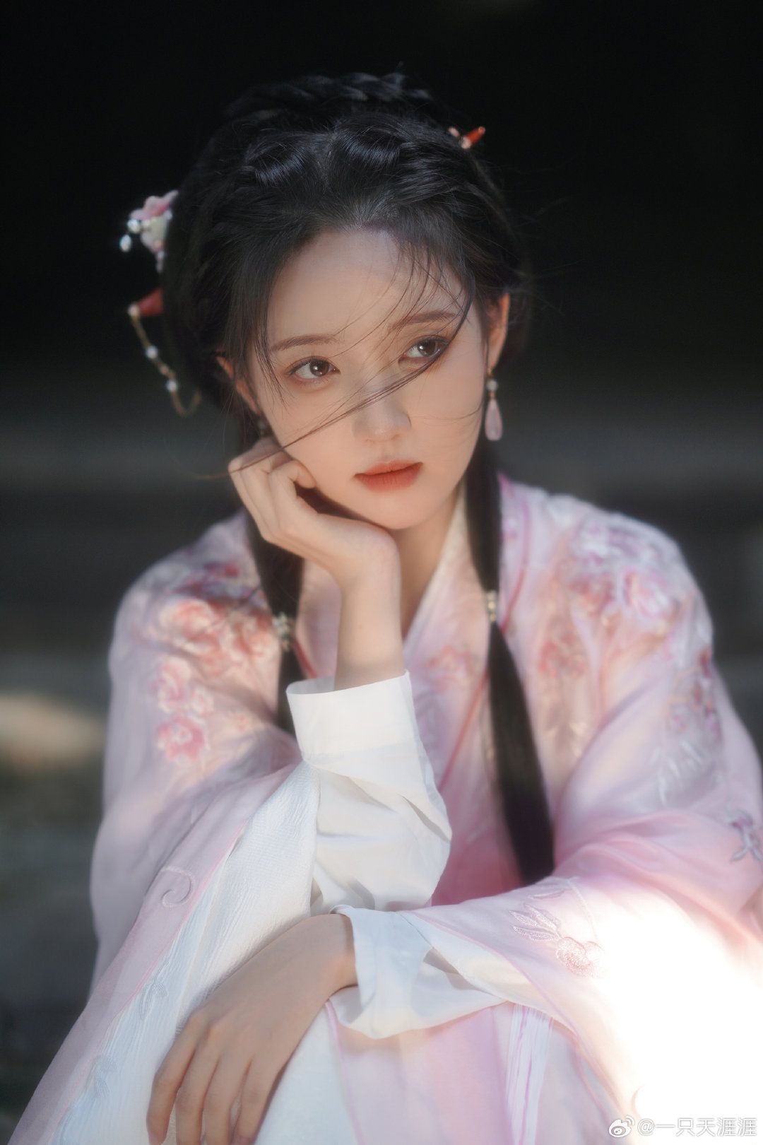 The Enigma of Cheongsam:Womens Qipao Skirt Tradition The Enigma of Cheongsam:Womens Qipao Skirt Tradition