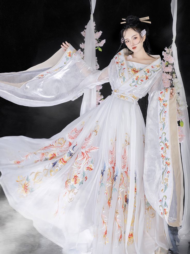 Embracing Tradition:The New Wave of Qipao Zhongxiu in 2024