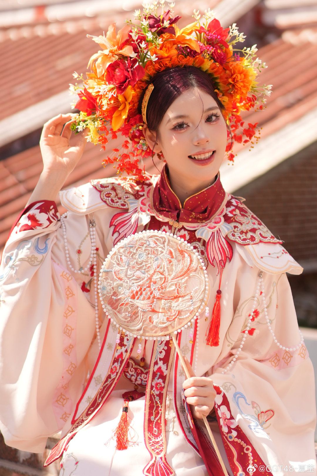 The Red Inner lining of a Horseface Skirt:A Cultural and Stylistic Exploration