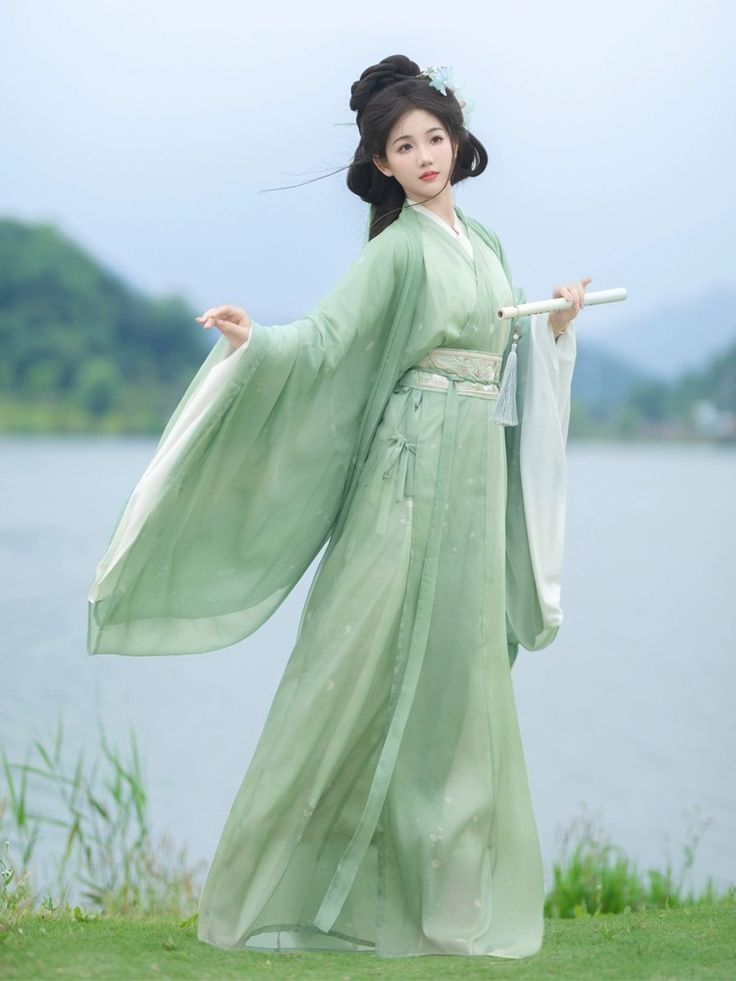 Embracing Modernity in a Traditional Qipao:The Evolution of Womens Cheongsam Dress Embracing Modernity in a Traditional Qipao:The Evolution of Womens Cheongsam Dress