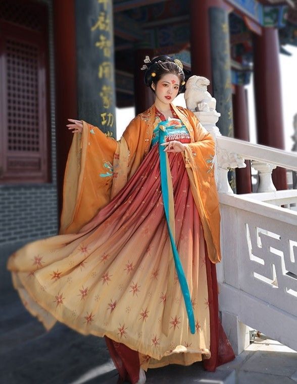 The Charm of Horseface Skirt with Placket Decorations and Pendants The Charm of Horseface Skirt with Placket Decorations and Pendants